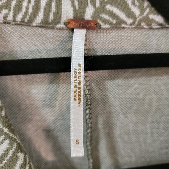 Free People Ellie Zip Front Palm Print Jumpsuit in Color Moss Size Small - Picture 9 of 12